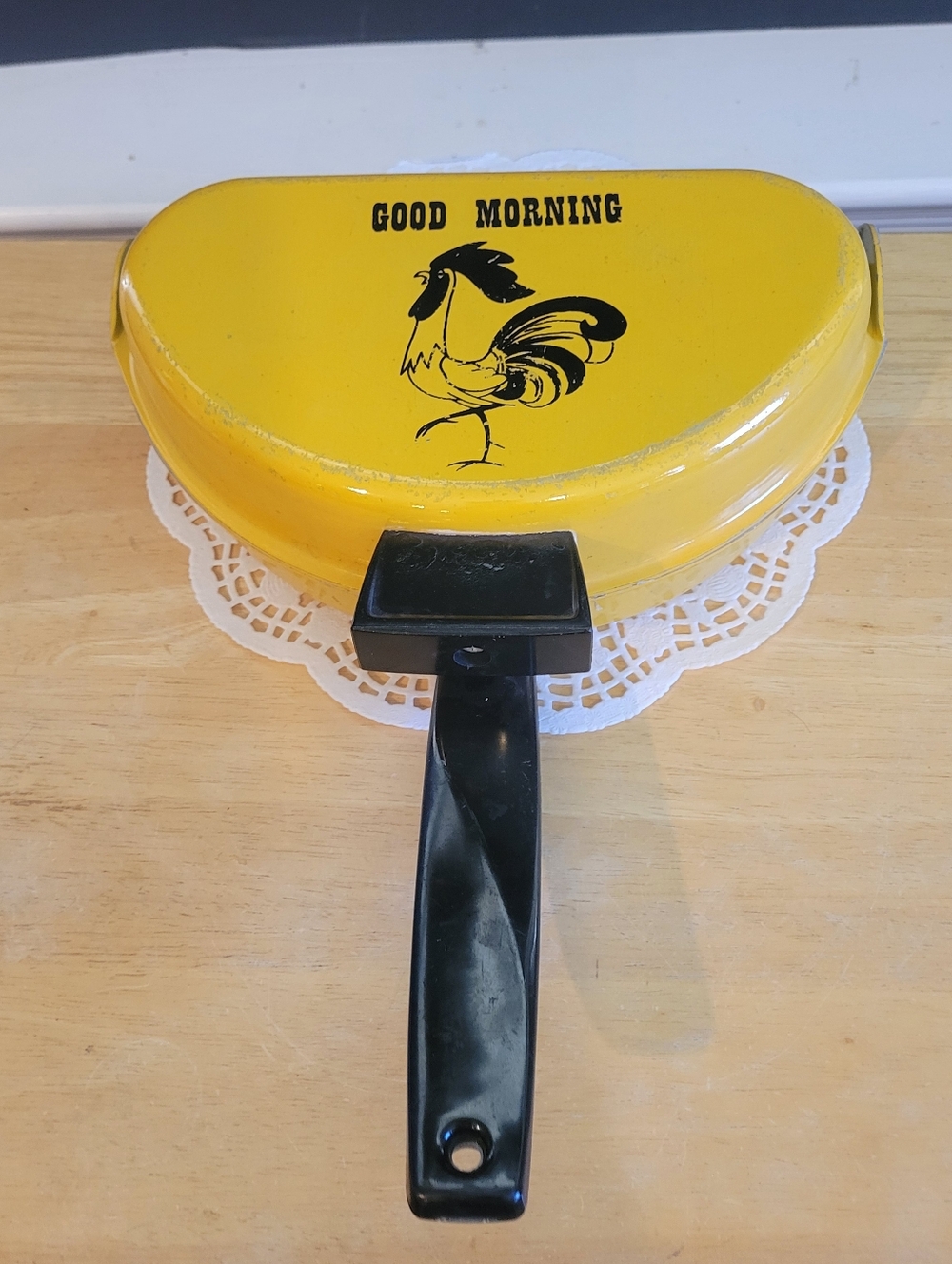 Vintage Nordic Ware Good Morning Omelette Flip Pan Rooster Yellow